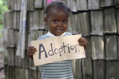 La France va suspendre les adoptions d'enfants en RDC