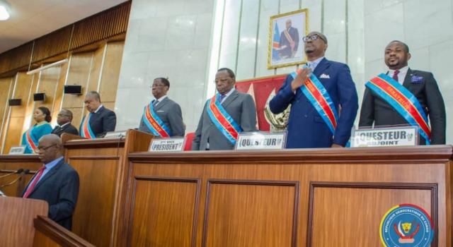 Les sénateurs invités ce mardi à une séance plénière